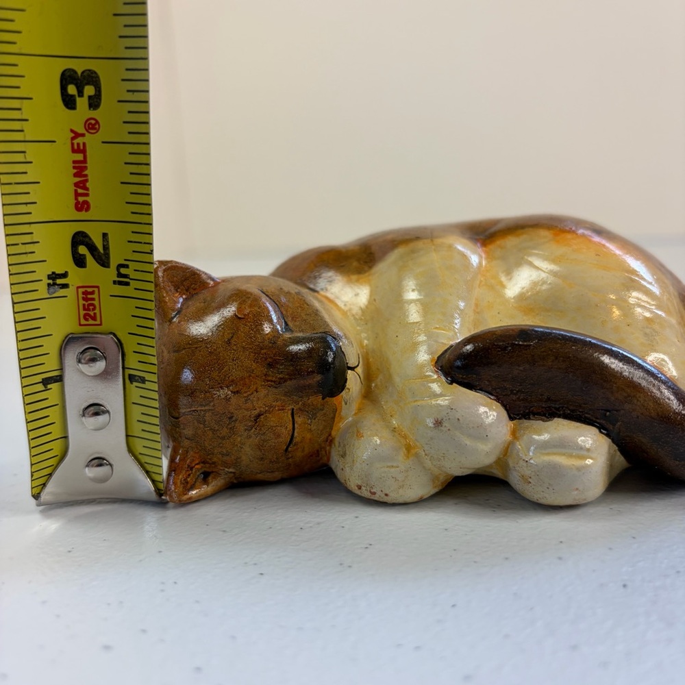 Vintage 90s Sleeping Brown Cat Ceramic Figurine Shelf Sitter Eclectic Decor 90s - Picture 5 of 6